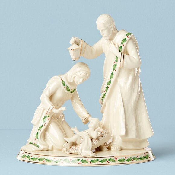 Lenox Porcelain‎ Holiday Family Leaf Motif Figurine - Picture 1 of 2